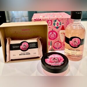 The Body Shop British Rose Festive Bath Set